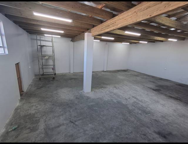 1,085M² WAREHOUSE FOR SALE IN BRAELYN INDUSTRIAL